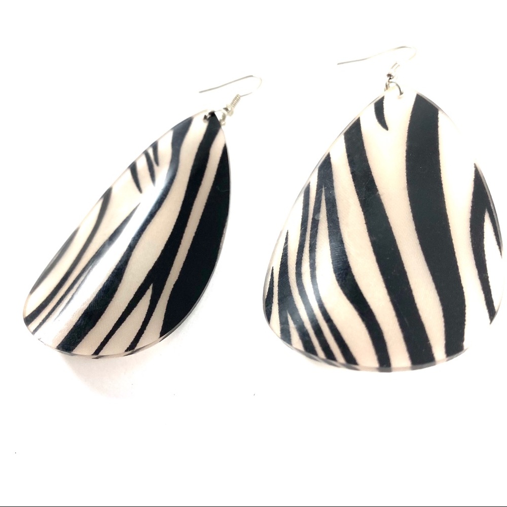 Zebra print acrylic leaf fashion  earrings (v)